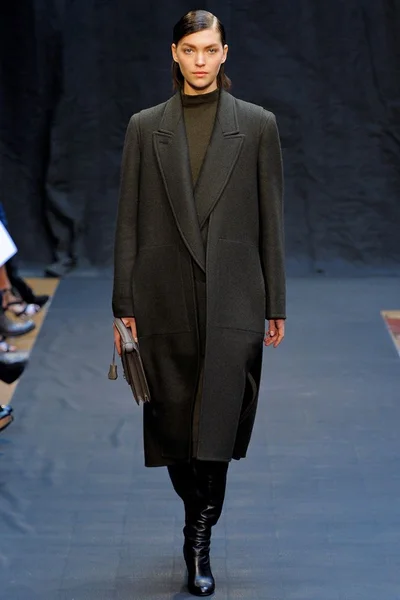 Look 28